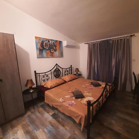 Slim Apartman I Sobe เมดูลิน ภายนอก รูปภาพ