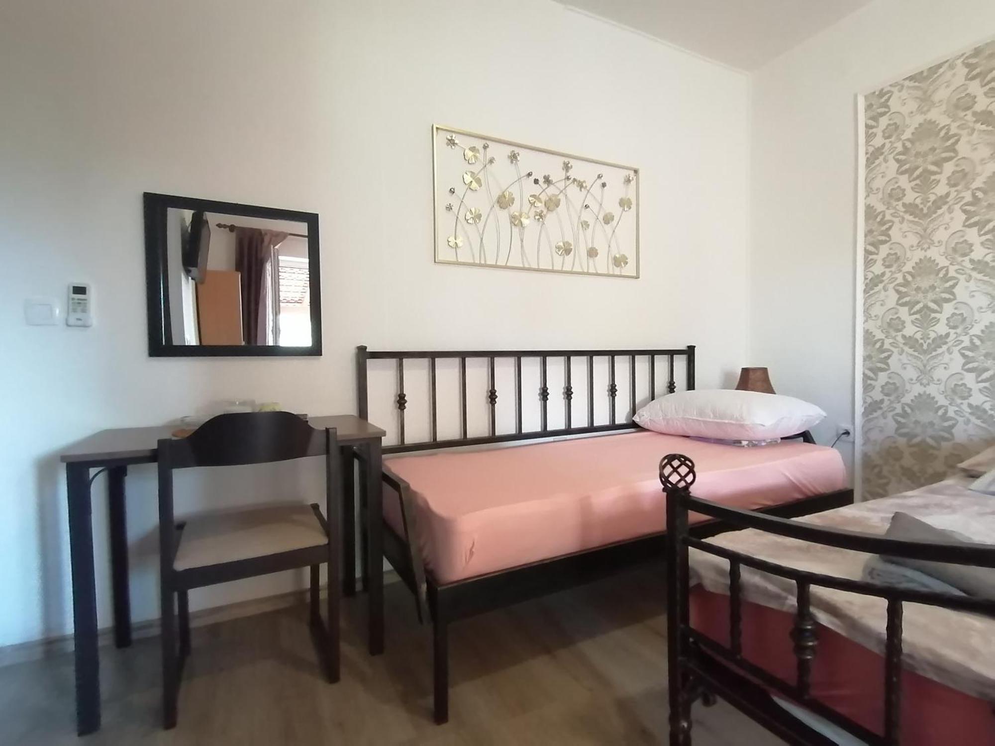 Slim Apartman I Sobe เมดูลิน ภายนอก รูปภาพ