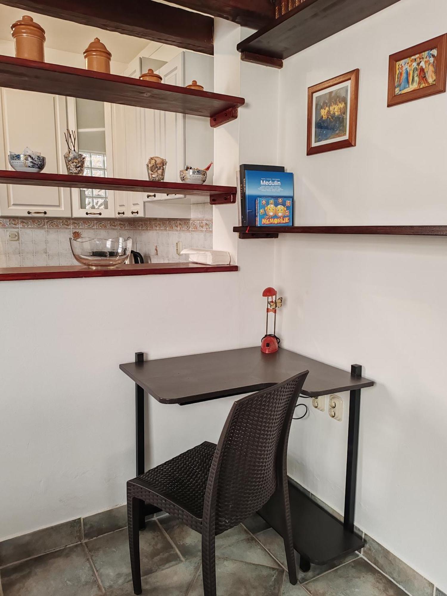 Slim Apartman I Sobe เมดูลิน ภายนอก รูปภาพ